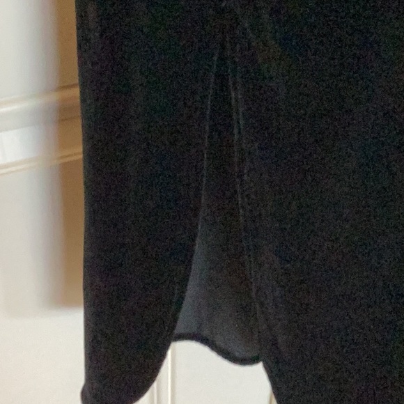 Chic Black Button-Up Dress - Picture 3 of 3